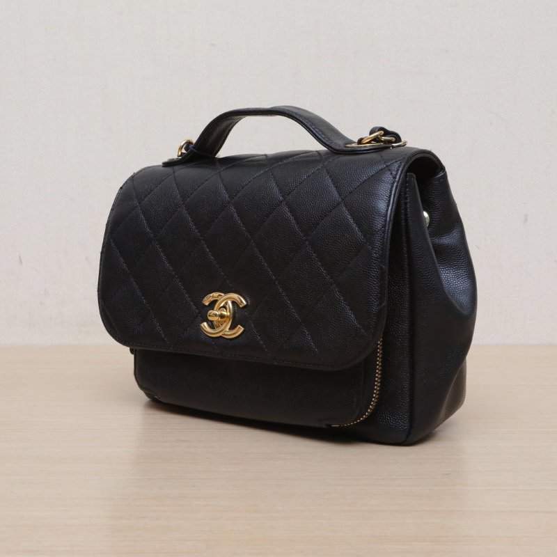CHANEL BusinessAffinity口蓋郵差包配手柄中號23黑色荔枝牛皮23開金扣肩背包-4
