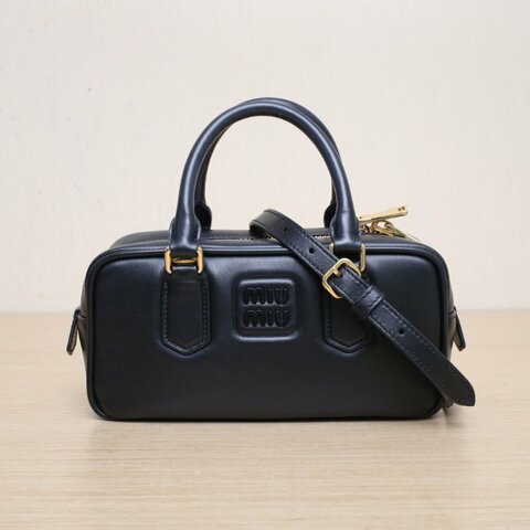 MIU MIU Arcadie小號22黑色牛皮肩背包