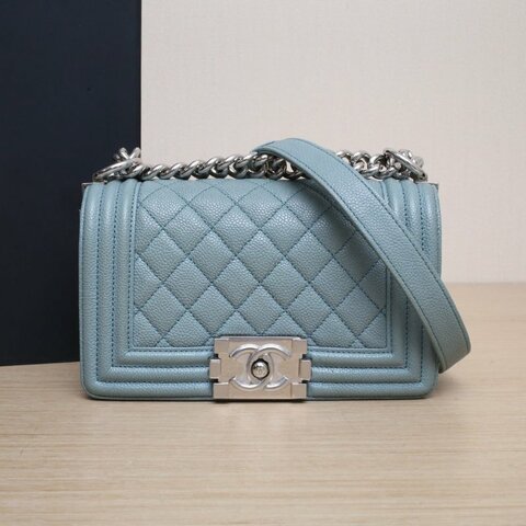 CHANEL Leboy小號20.5天藍色荔枝牛皮25開銀扣肩背包