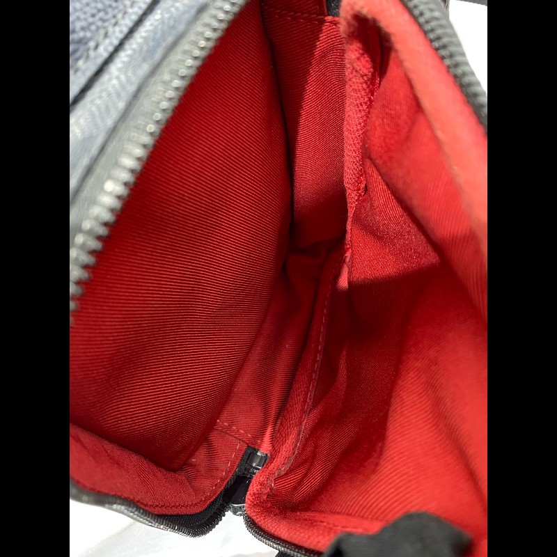 LV Utility黑色棋盤格郵差包斜背包-11