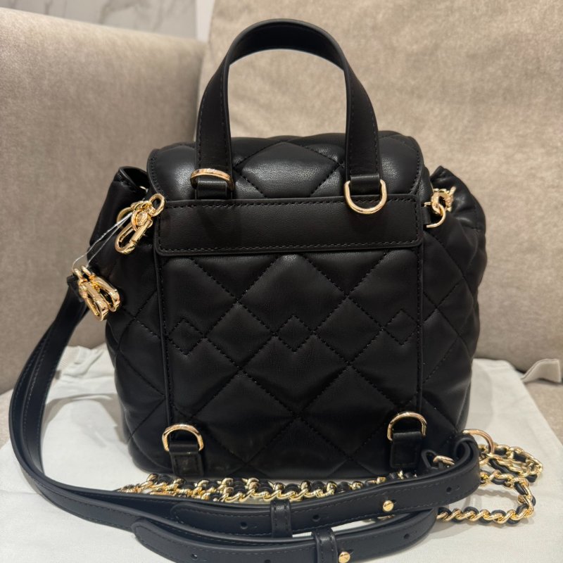 *SHIHNA名牌精品*CHARLES & KEITH Aubrielle二合一 鍊帶後背包-1