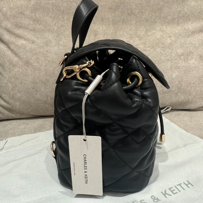 *SHIHNA名牌精品*CHARLES & KEITH Aubrielle二合一 鍊帶後背包-3