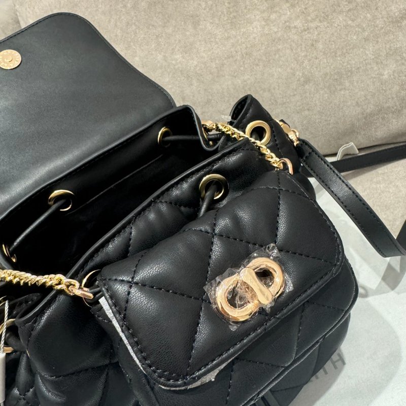 *SHIHNA名牌精品*CHARLES & KEITH Aubrielle二合一 鍊帶後背包-4