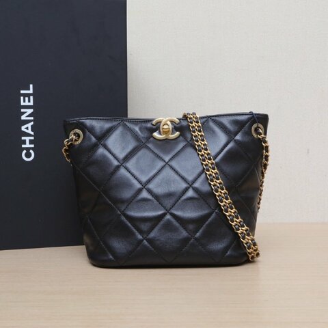 CHANEL 黑色牛皮晶片開金扣23P雙C皮穿鏈雙鏈條hobo單肩包肩背包