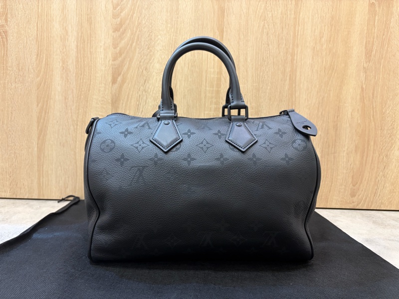 LV 超黑色牛皮黑釦Speedy P9 30-1