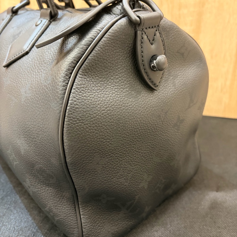 LV 超黑色牛皮黑釦Speedy P9 30-2