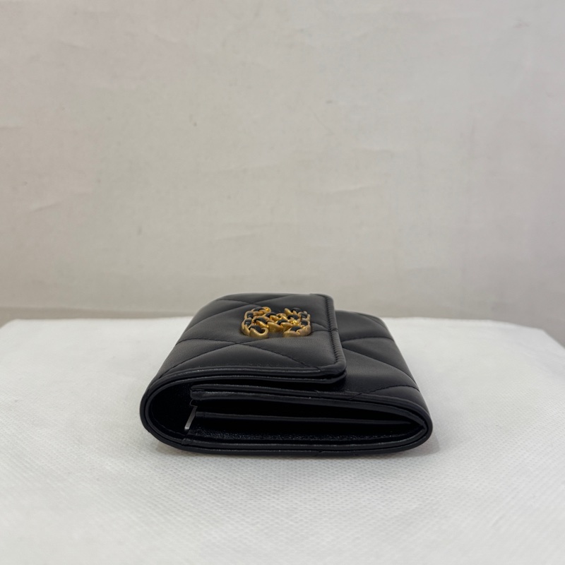 Chanel19系列黑金雙層卡包-2