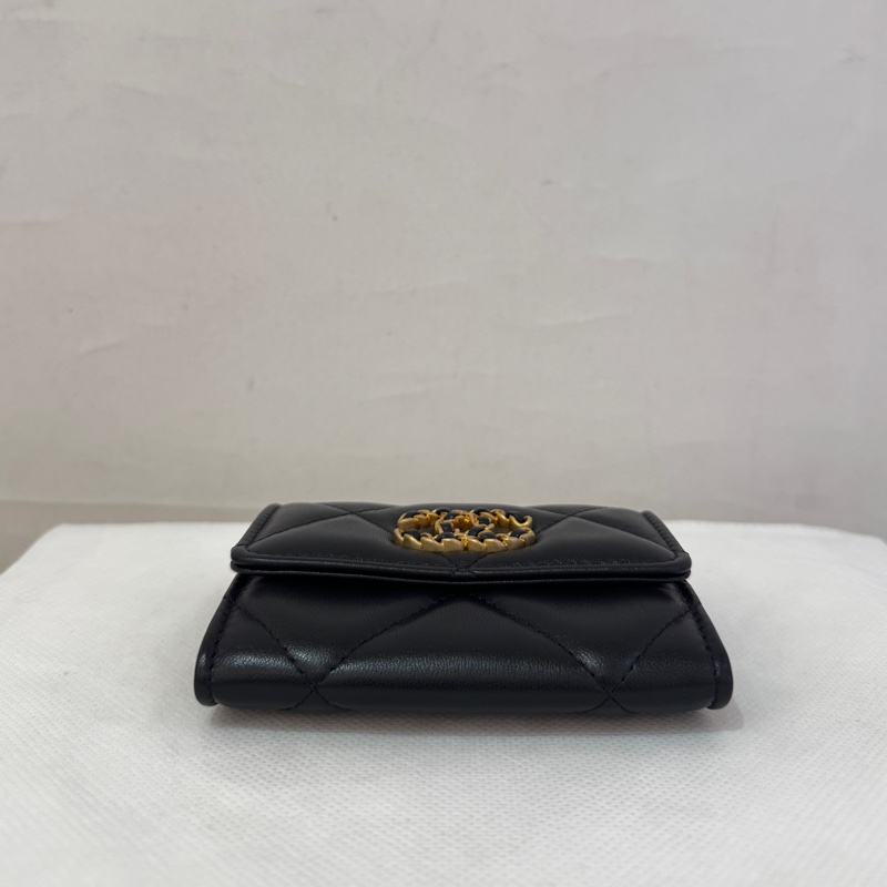 Chanel19系列黑金雙層卡包-3