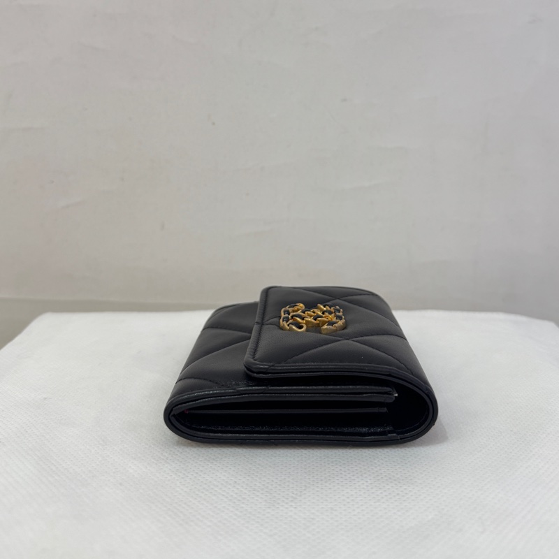 Chanel19系列黑金雙層卡包-4