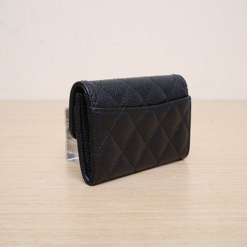 CHANEL CF短款口蓋錢包無後拉鏈11.5黑色荔枝牛皮鐳射標金扣肩背包-4