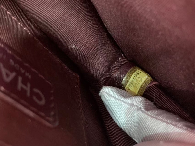 Chanel/香奈兒 粉色18開,做舊銀扣,鏈條肩帶,菱格紋,容量日常夠用-7