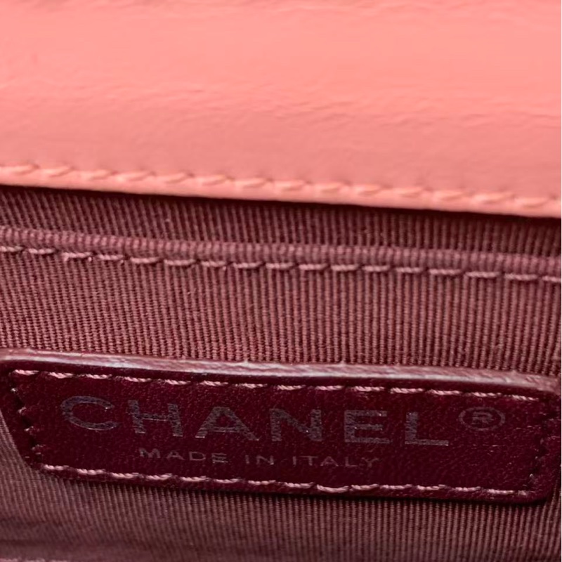 Chanel/香奈兒 粉色18開,做舊銀扣,鏈條肩帶,菱格紋,容量日常夠用-13