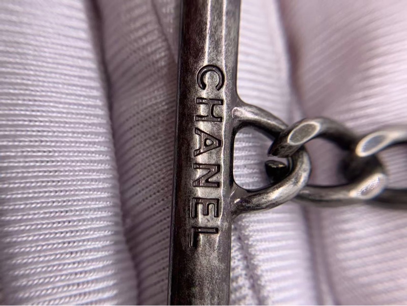 Chanel/香奈兒 粉色18開,做舊銀扣,鏈條肩帶,菱格紋,容量日常夠用-19