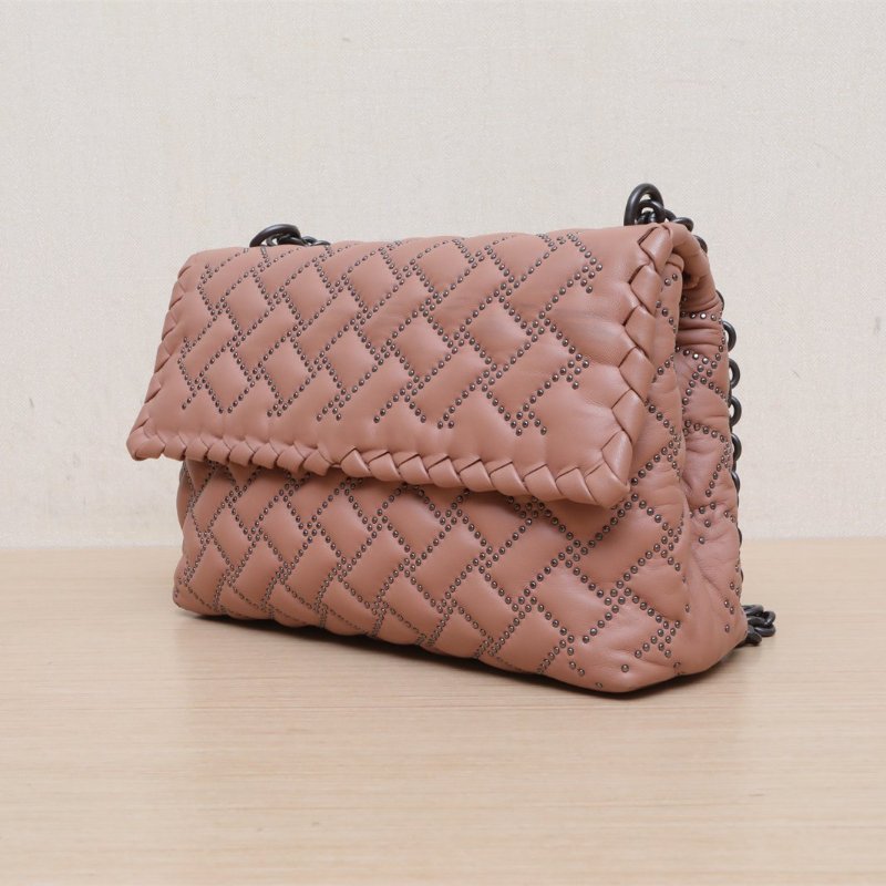BOTTEGA VENETA 裸粉色羊皮鉚釘鏈條包單肩斜挎包肩背包-3