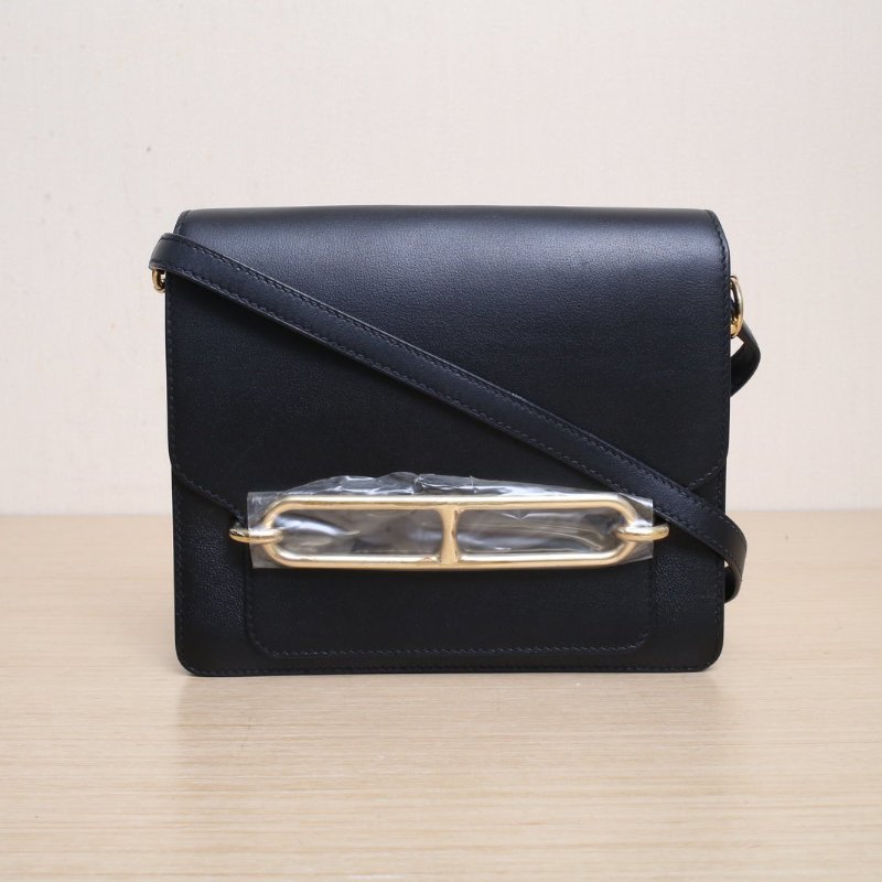 HERMES Roulis豬鼻子2389黑色EVERGRAIN皮Y刻金扣肩背包-1