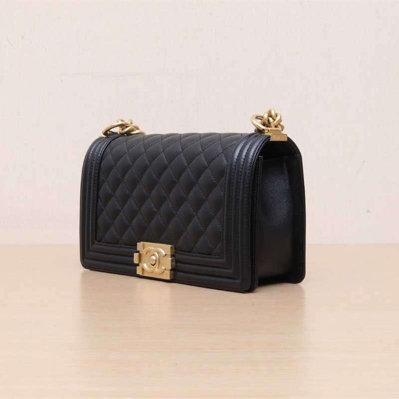 CHANEL Leboy中號25黑色荔枝牛皮晶片開金扣菱格紋肩背包-3