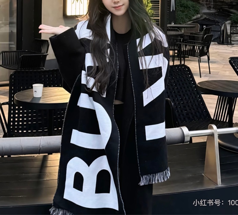 Burberry 字母雙色羊毛圍巾(黑白)-7