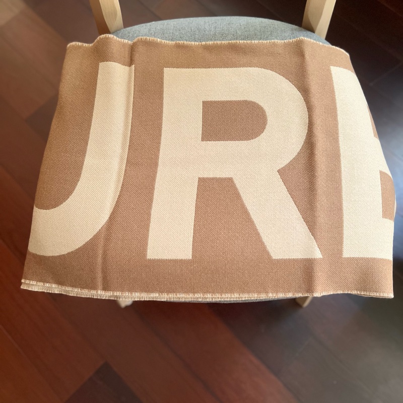 Burberry 字母雙色羊毛圍巾 咖米-15