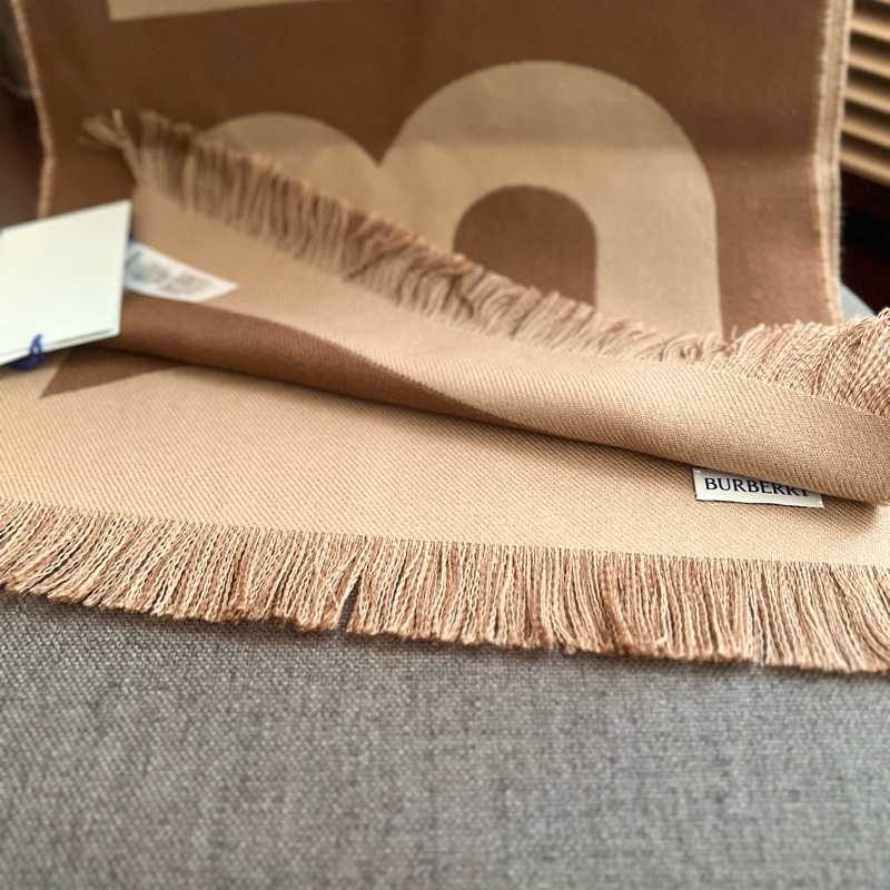 Burberry 字母雙色羊毛圍巾 咖米-17
