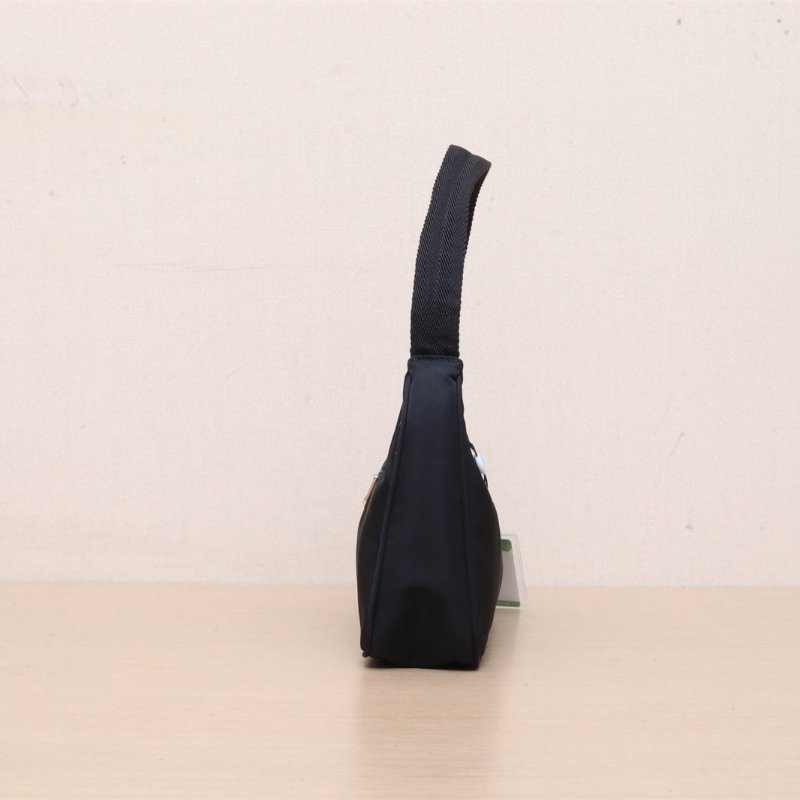 PRADA Hobo腋下包黑色尼龍銀扣肩背包-4