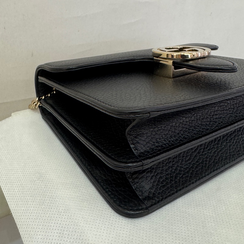 Gucci黑牛皮 Interlocking G掀蓋包-6