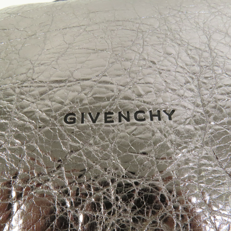 GIVENCHY 牛皮皮革Voyou MM銀扣肩背袋-9