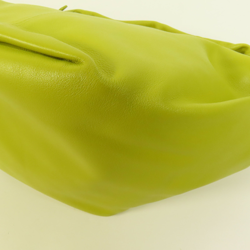 BOTTEGA VENETA 牛皮皮革Mini Double Knot金扣手挽袋-12