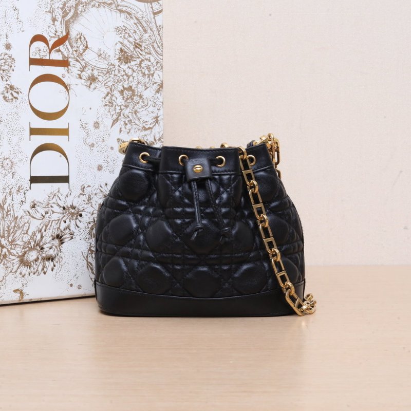 DIOR 黑色牛皮金扣鏈條抽繩水桶包小號肩背包-0