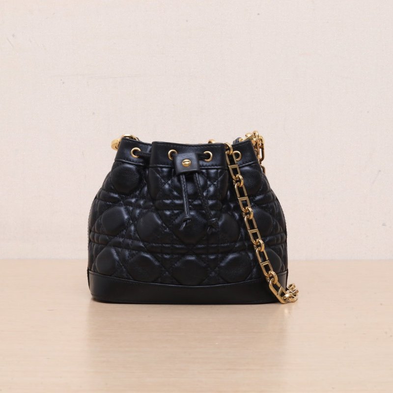 DIOR 黑色牛皮金扣鏈條抽繩水桶包小號肩背包-1