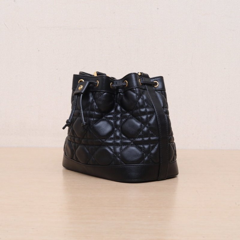 DIOR 黑色牛皮金扣鏈條抽繩水桶包小號肩背包-3