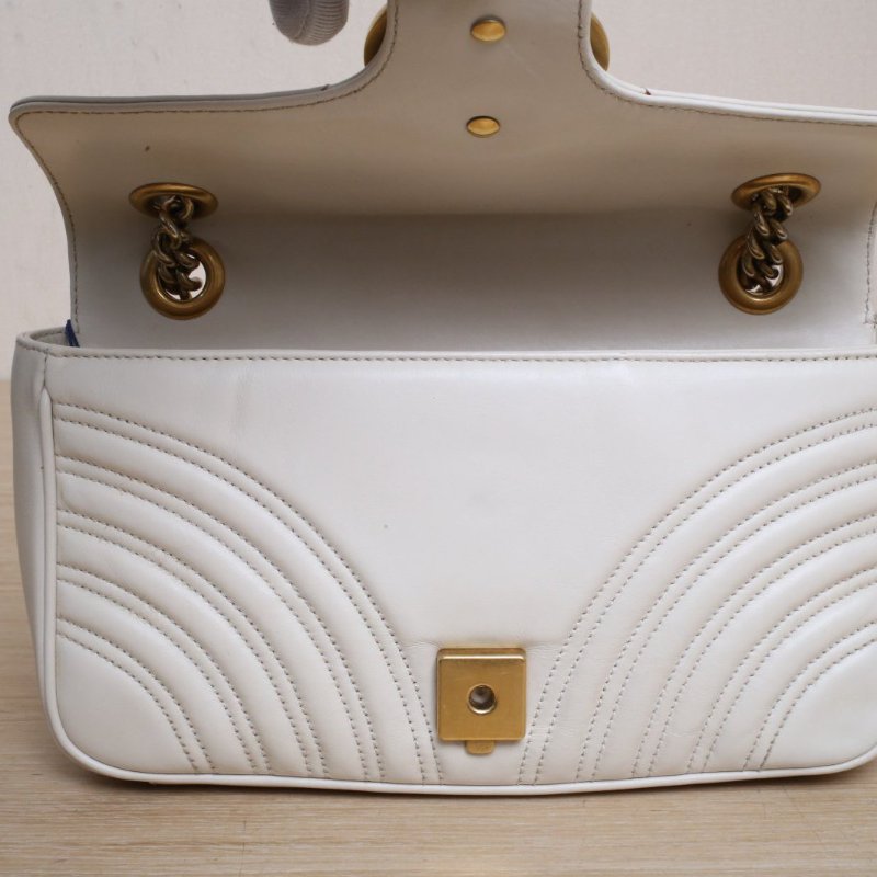 GUCCI GGMarmont肩背包小號26白色牛皮金扣肩背包-2