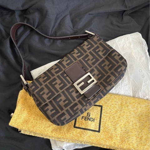 🤎fendi 老花小法棍手提包 單肩包