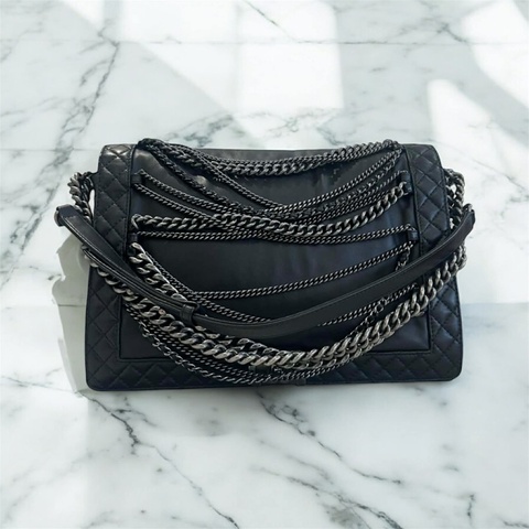 CHANEL限量款牛皮boy 35公分 黑色