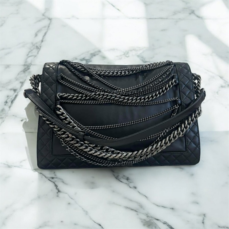 CHANEL限量款牛皮boy 35公分 黑色-0