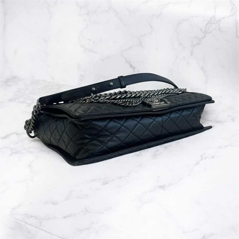 CHANEL限量款牛皮boy 35公分 黑色-3