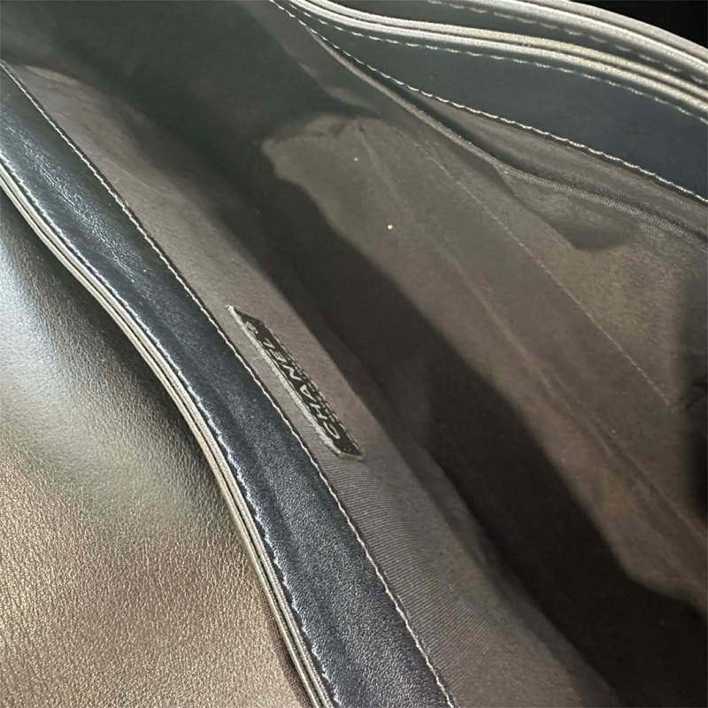 CHANEL限量款牛皮boy 35公分 黑色-4