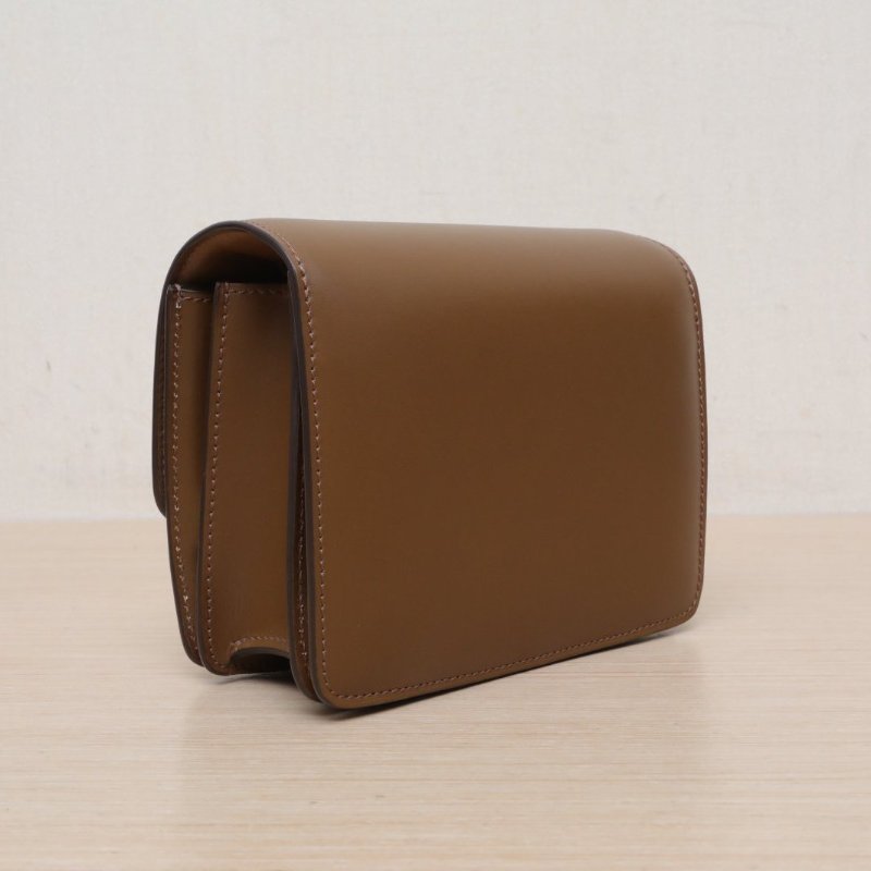 CELINE ClassicBox小號駝色牛皮金扣肩背包-4