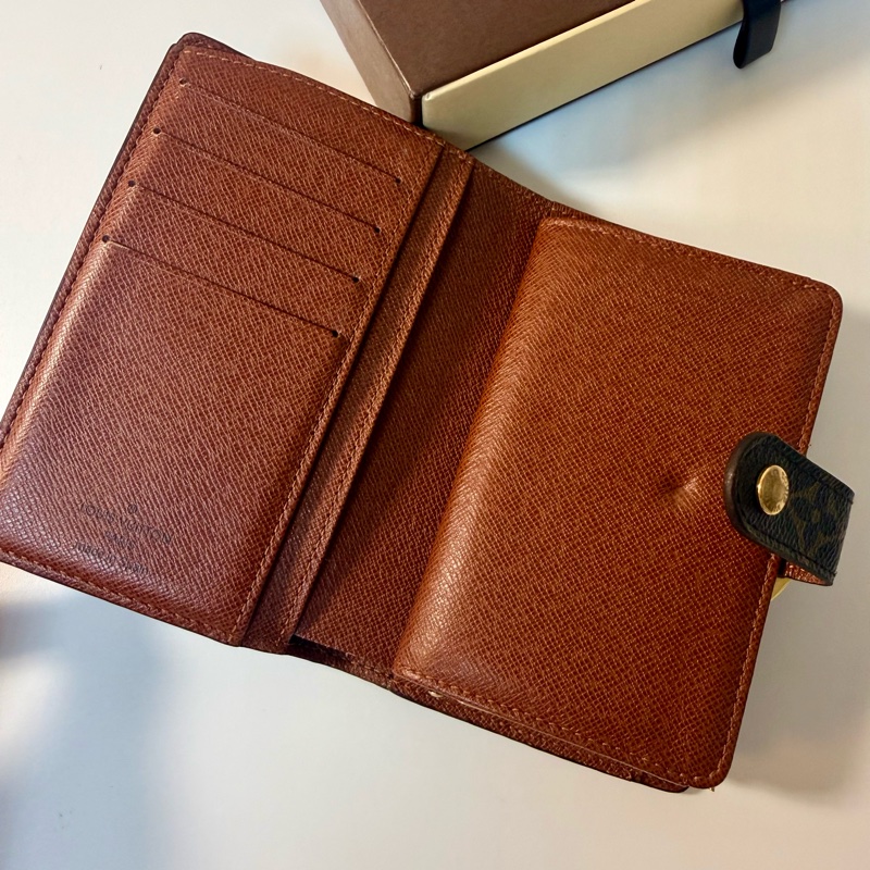 ✔️LV Louis Vuitton 路易威登 Monogram M61674 蝴蝶釦中夾-3