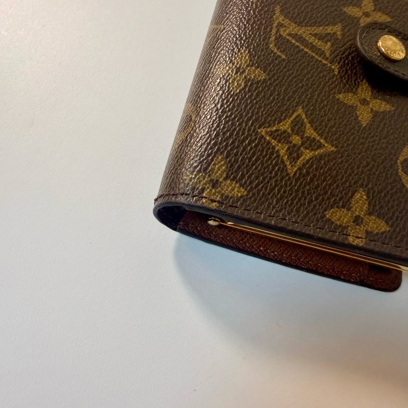 ✔️LV Louis Vuitton 路易威登 Monogram M61674 蝴蝶釦中夾-7