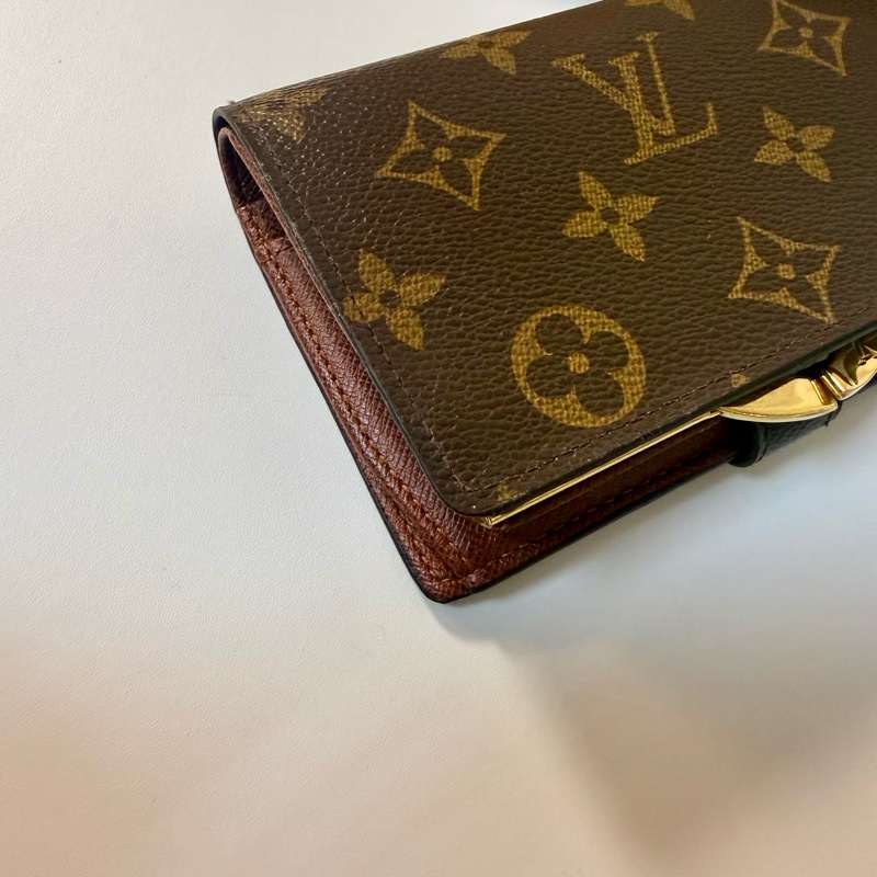 ✔️LV Louis Vuitton 路易威登 Monogram M61674 蝴蝶釦中夾-9