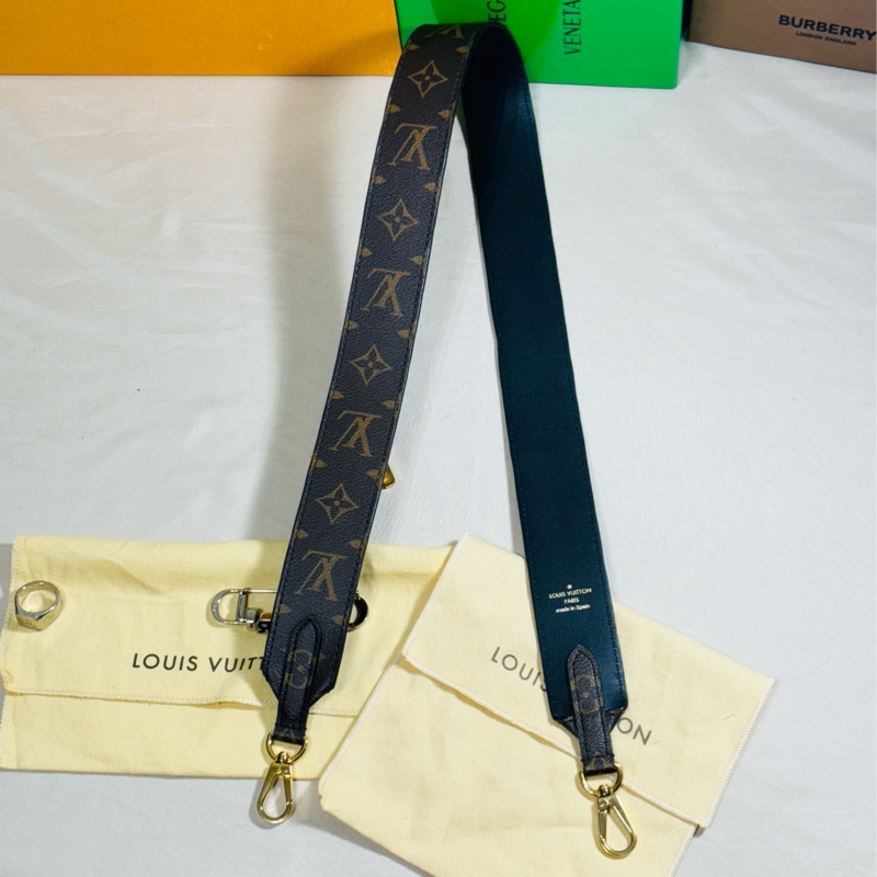 ‼️全台最甜近新美品 LV新款寛背帶/肩帶 Louis Vuitton 路易威登 雙面用-0