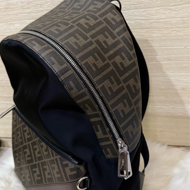 FENDI FF Logo 後背包|帥氣百搭 經典款-8