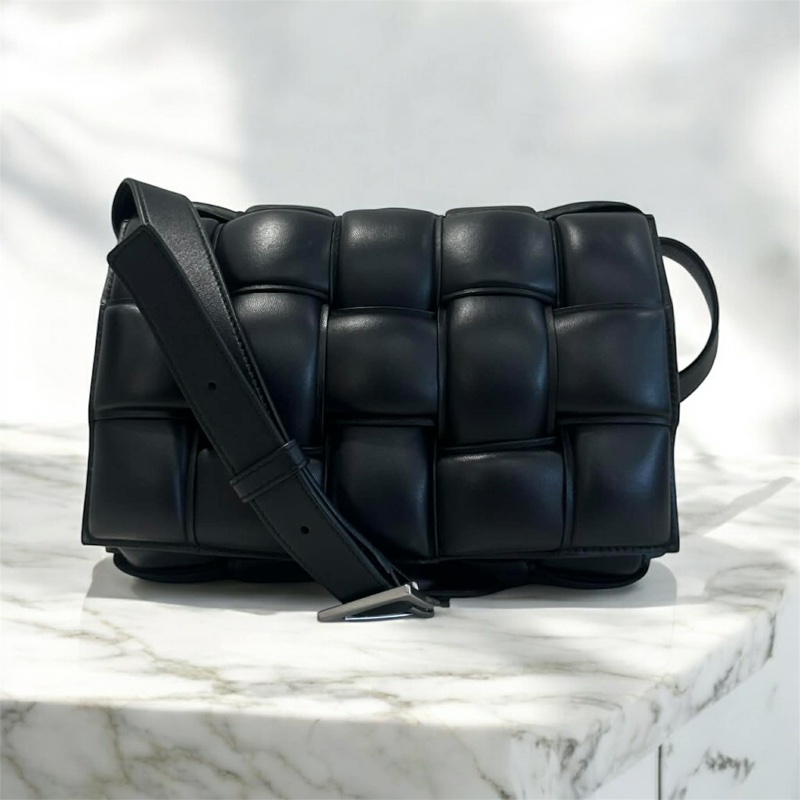 BV 羊皮 CASSELLE 大格編織肩背包 黑色-0