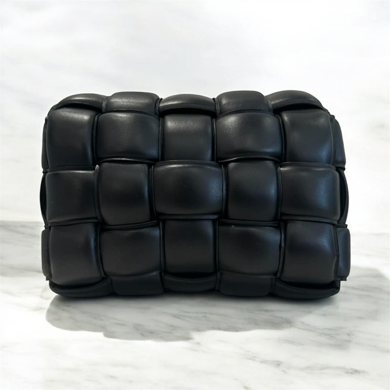 BV 羊皮 CASSELLE 大格編織肩背包 黑色-2