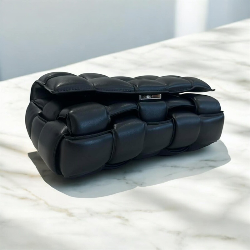 BV 羊皮 CASSELLE 大格編織肩背包 黑色-3