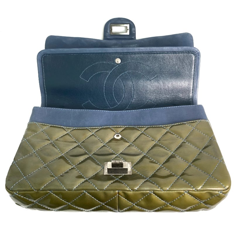 △ Chanel 香奈兒 2.55 Navy Enamel Silver Tone Metal Classic Double Flap Chain Shoulder Bag A37590 No.15 2.55深藍色漆皮銀色金屬鎖鏈肩背袋No.15 - 257022425-15