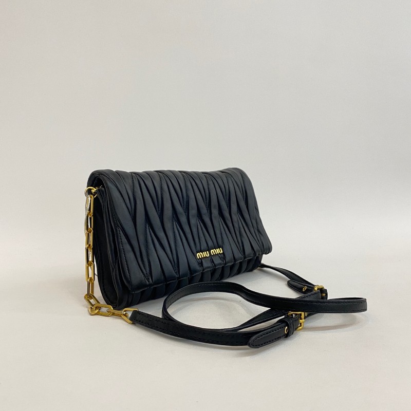 MiuMiu/繆繆黑金羊皮皺褶鏈條woc單肩斜挎包-2