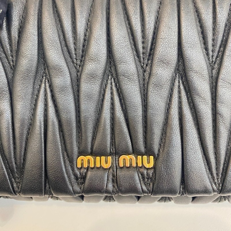 MiuMiu/繆繆黑金羊皮皺褶鏈條woc單肩斜挎包-13