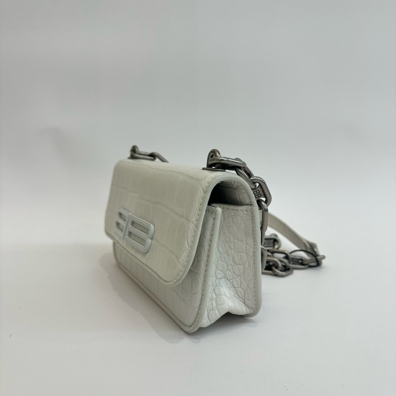 Balenciaga/巴黎世家Gossip白色雙B鱷魚壓紋小牛皮相機包斜挎單肩包-4