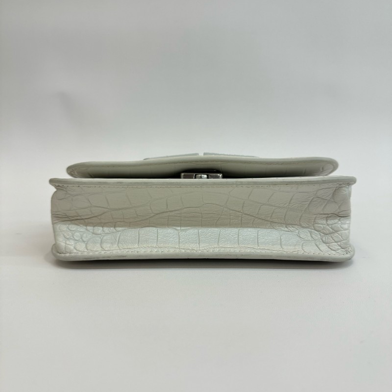 Balenciaga/巴黎世家Gossip白色雙B鱷魚壓紋小牛皮相機包斜挎單肩包-6